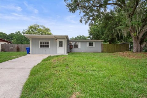 House in Lakeland, Florida 3 bedrooms, 113.81 sq.m. № 1354739 - photo 1