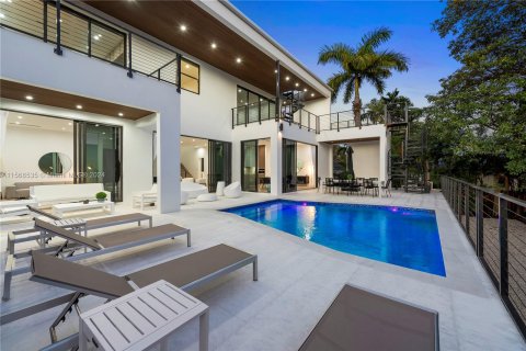 House in Miami Shores, Florida 6 bedrooms, 381.74 sq.m. № 1117639 - photo 13
