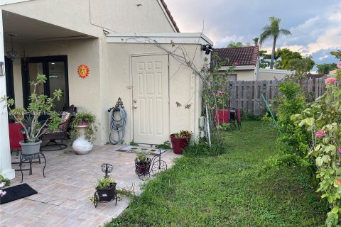 Villa ou maison à vendre à Hialeah, Floride: 2 chambres, 92.07 m2 № 1375699 - photo 26