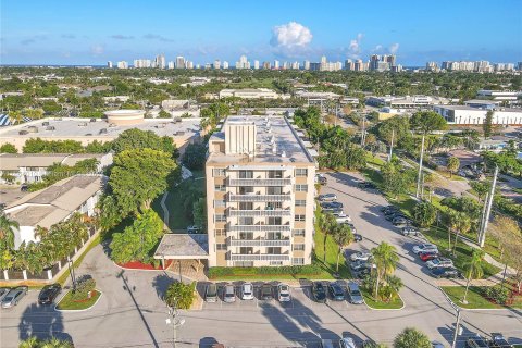 Condo in Oakland Park, Florida, 1 bedroom  № 1375605 - photo 2