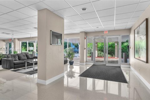 Condo in Oakland Park, Florida, 1 bedroom  № 1375605 - photo 21