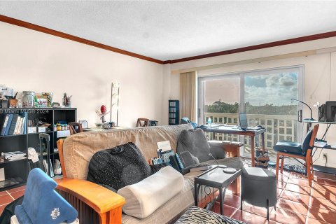 Condo in Oakland Park, Florida, 1 bedroom  № 1375605 - photo 10