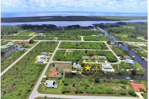 Terreno en venta en Port Charlotte, Florida № 947067 - foto 3