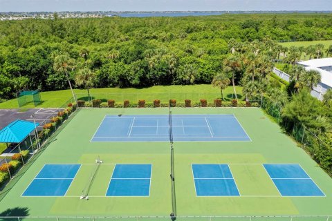 Condo in Jensen Beach, Florida, 2 bedrooms  № 690139 - photo 6