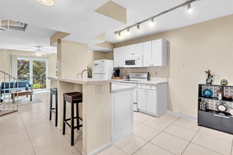 Condo in Fort Lauderdale, Florida, 2 bedrooms  № 1400150 - photo 4