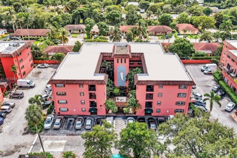 Condo in Fort Lauderdale, Florida, 2 bedrooms  № 1400150 - photo 24