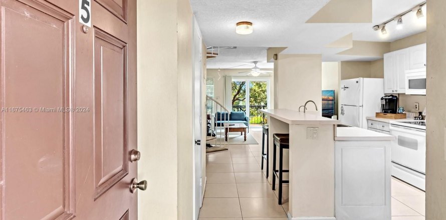 Condo in Fort Lauderdale, Florida, 2 bedrooms  № 1400150