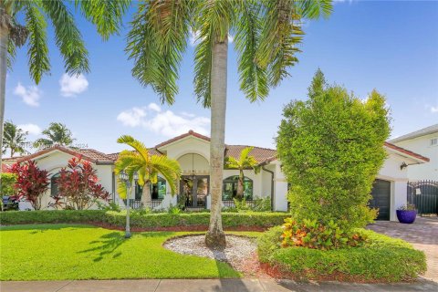 Villa ou maison à vendre à Miami, Floride: 4 chambres, 203.18 m2 № 1378609 - photo 1