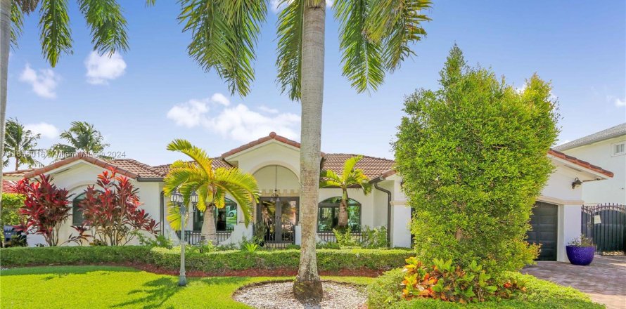 Villa ou maison à Miami, Floride 4 chambres, 203.18 m2 № 1378609