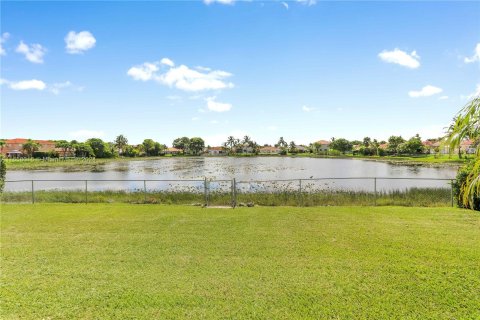 Villa ou maison à vendre à Miami, Floride: 4 chambres, 203.18 m2 № 1378609 - photo 21