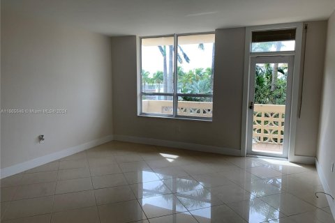 Condominio en venta en Bal Harbour, Florida, 2 dormitorios, 93.65 m2 № 1378656 - foto 5