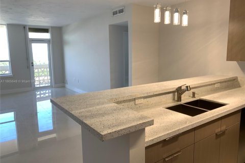 Condominio en venta en Bal Harbour, Florida, 2 dormitorios, 93.65 m2 № 1378656 - foto 29