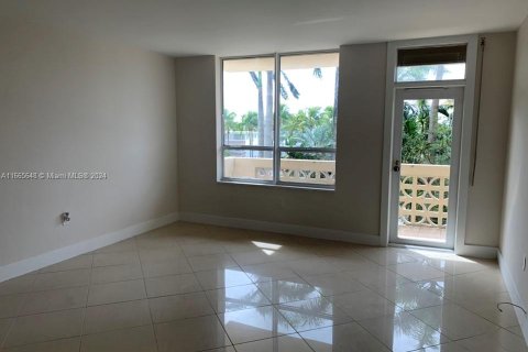 Condominio en venta en Bal Harbour, Florida, 2 dormitorios, 93.65 m2 № 1378656 - foto 4