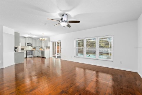 Casa en venta en Tampa, Florida, 5 dormitorios, 247.96 m2 № 1382893 - foto 16