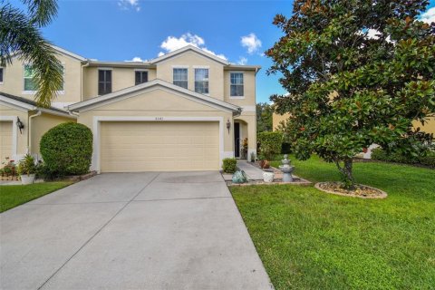 Adosado en venta en New Port Richey, Florida, 3 dormitorios, 210.8 m2 № 1382892 - foto 1