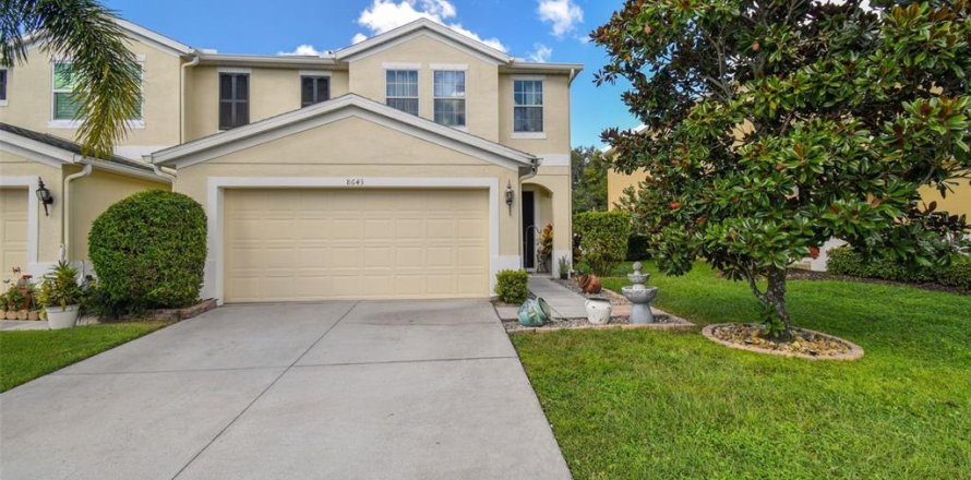 Townhouse in New Port Richey, Florida 3 bedrooms, 210.8 sq.m. № 1382892