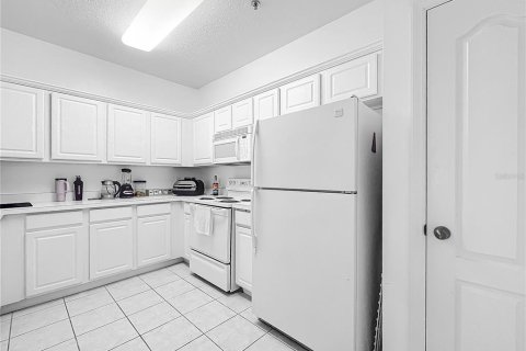 Condo in Orlando, Florida, 2 bedrooms  № 1382849 - photo 16