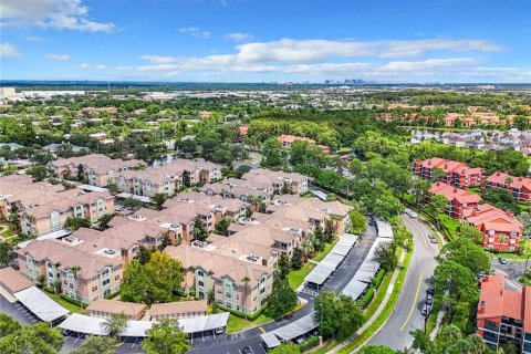 Condo in Orlando, Florida, 2 bedrooms  № 1382849 - photo 3