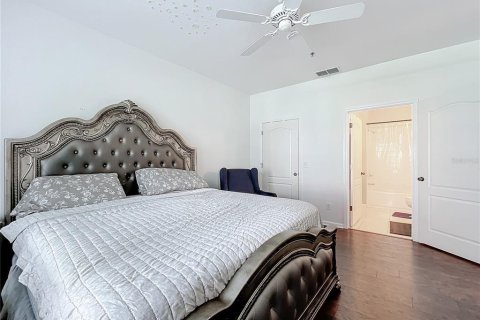 Condo in Orlando, Florida, 2 bedrooms  № 1382849 - photo 24