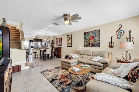 Copropriété à vendre à Tampa, Floride: 2 chambres, 105.91 m2 № 1342759 - photo 5