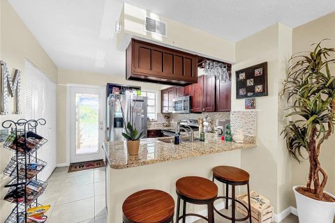 Copropriété à vendre à Tampa, Floride: 2 chambres, 105.91 m2 № 1342759 - photo 10