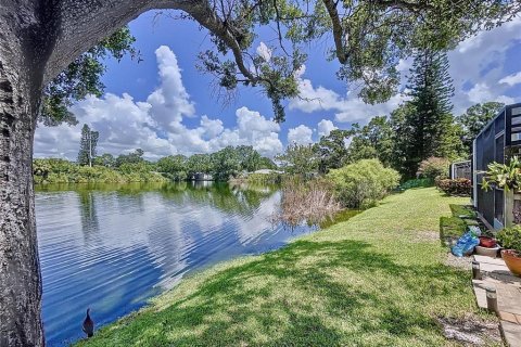 Copropriété à vendre à Tampa, Floride: 2 chambres, 105.91 m2 № 1342759 - photo 30