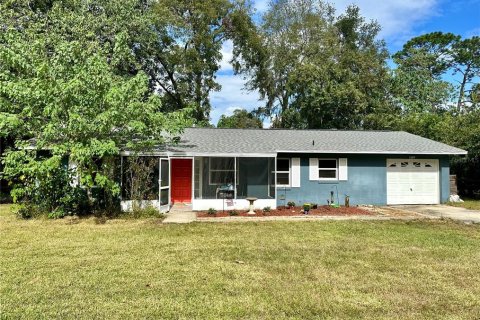 House in Ocala, Florida 3 bedrooms, 119.01 sq.m. № 1429291 - photo 1