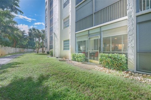 Condominio en venta en Lauderhill, Florida, 2 dormitorios, 117.06 m2 № 1183643 - foto 26