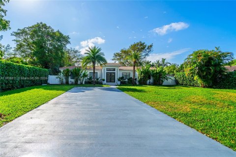 Villa ou maison à vendre à Biscayne Park, Floride: 4 chambres, 190.82 m2 № 1310912 - photo 4