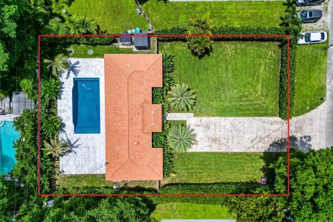 Villa ou maison à vendre à Biscayne Park, Floride: 4 chambres, 190.82 m2 № 1310912 - photo 1