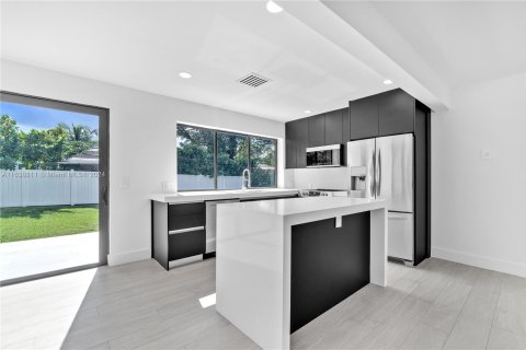 Casa en venta en Biscayne Park, Florida, 4 dormitorios, 190.82 m2 № 1310912 - foto 14