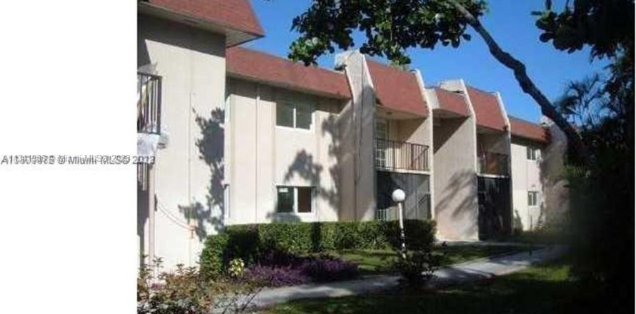 Condominio en Lauderhill, Florida, 2 dormitorios  № 313420