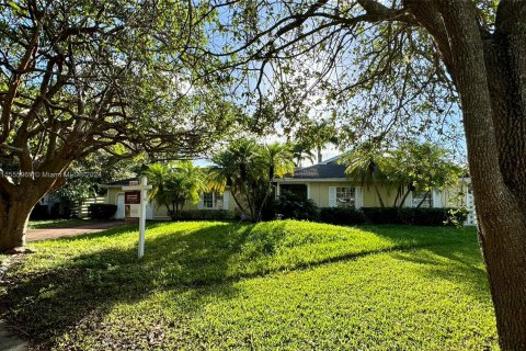Villa ou maison à vendre à Miami, Floride: 4 chambres, 200.02 m2 № 1077652 - photo 9