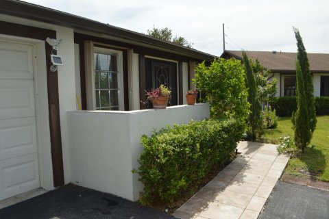 House in Delray Beach, Florida 2 bedrooms, 108.6 sq.m. № 1168767 - photo 1