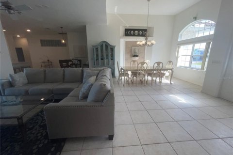 Villa ou maison à louer à Punta Gorda, Floride: 3 chambres, 170.57 m2 № 910373 - photo 6