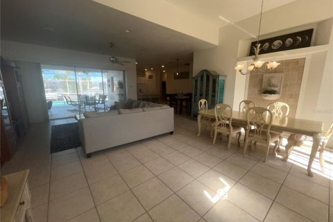 Casa en alquiler en Punta Gorda, Florida, 3 dormitorios, 170.57 m2 № 910373 - foto 5