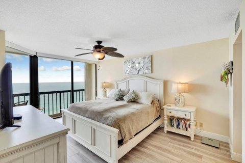 Condo in Jensen Beach, Florida, 2 bedrooms  № 954574 - photo 19