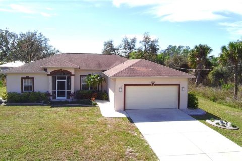 House in North Port, Florida 3 bedrooms, 149.76 sq.m. № 1016525 - photo 9