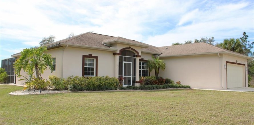 House in North Port, Florida 3 bedrooms, 149.76 sq.m. № 1016525