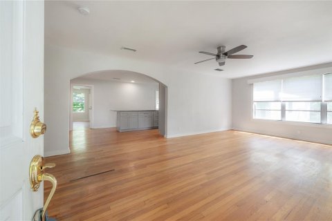 Villa ou maison à vendre à Tampa, Floride: 5 chambres, 260.5 m2 № 1376766 - photo 6