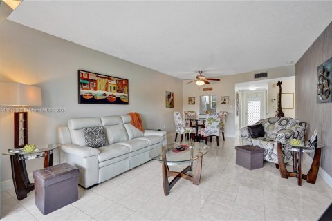 Copropriété à vendre à Sunrise, Floride: 2 chambres, 78.97 m2 № 1127561 - photo 11