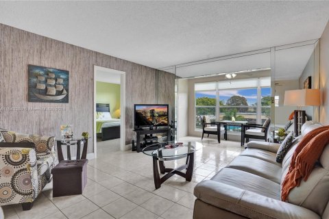 Copropriété à vendre à Sunrise, Floride: 2 chambres, 78.97 m2 № 1127561 - photo 4