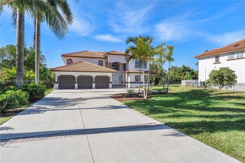 House in Plantation, Florida 6 bedrooms, 571.81 sq.m. № 1127560 - photo 5