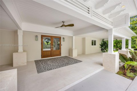 Villa ou maison à vendre à Pinecrest, Floride: 7 chambres, 501.77 m2 № 1234058 - photo 2