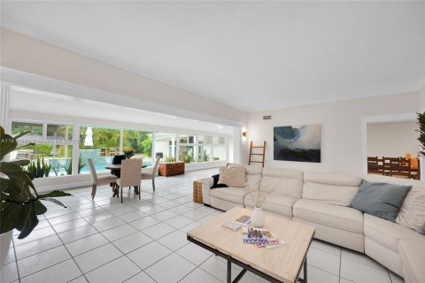 Villa ou maison à vendre à Pinecrest, Floride: 7 chambres, 501.77 m2 № 1234058 - photo 3