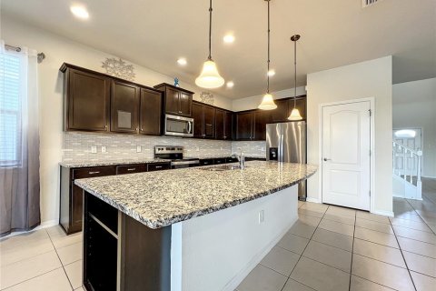 Casa en venta en Kissimmee, Florida, 8 dormitorios, 375.42 m2 № 879060 - foto 6