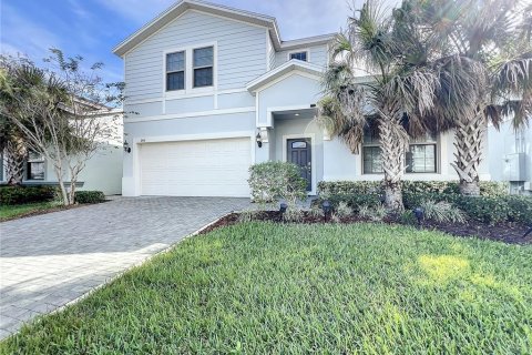 Casa en venta en Kissimmee, Florida, 8 dormitorios, 375.42 m2 № 879060 - foto 1