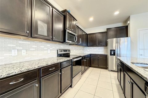 Casa en venta en Kissimmee, Florida, 8 dormitorios, 375.42 m2 № 879060 - foto 7