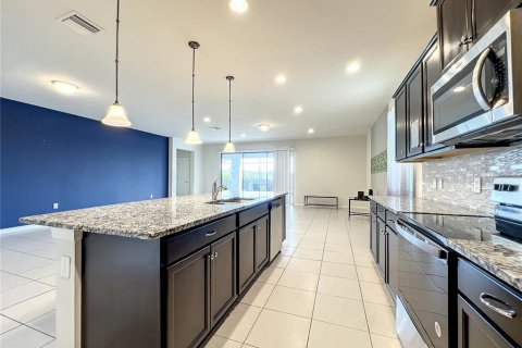 Casa en venta en Kissimmee, Florida, 8 dormitorios, 375.42 m2 № 879060 - foto 8