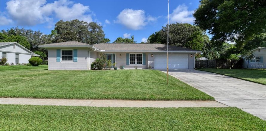 House in Saint Augustine, Florida 3 bedrooms, 146.51 sq.m. № 1319470